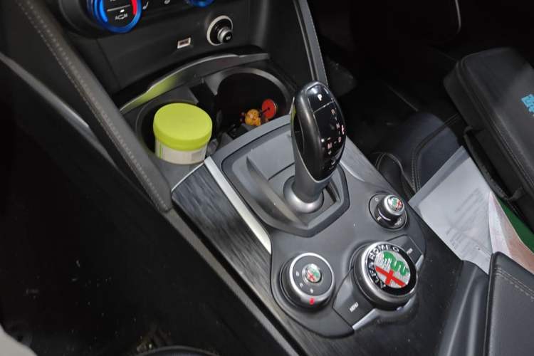 Used Alfa Romeo Stelvio 2017 2.0T 200HP Elite Edition Gear Lever