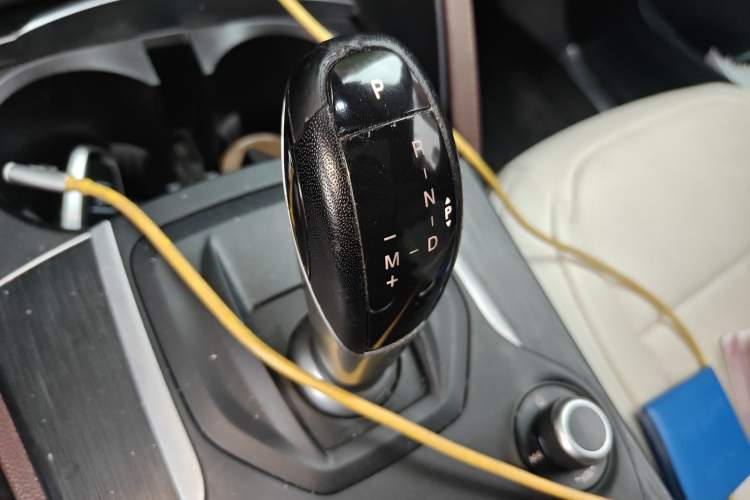 Used Alfa Romeo Stelvio 2017 2.0T 200HP Elite Edition Gear Lever
