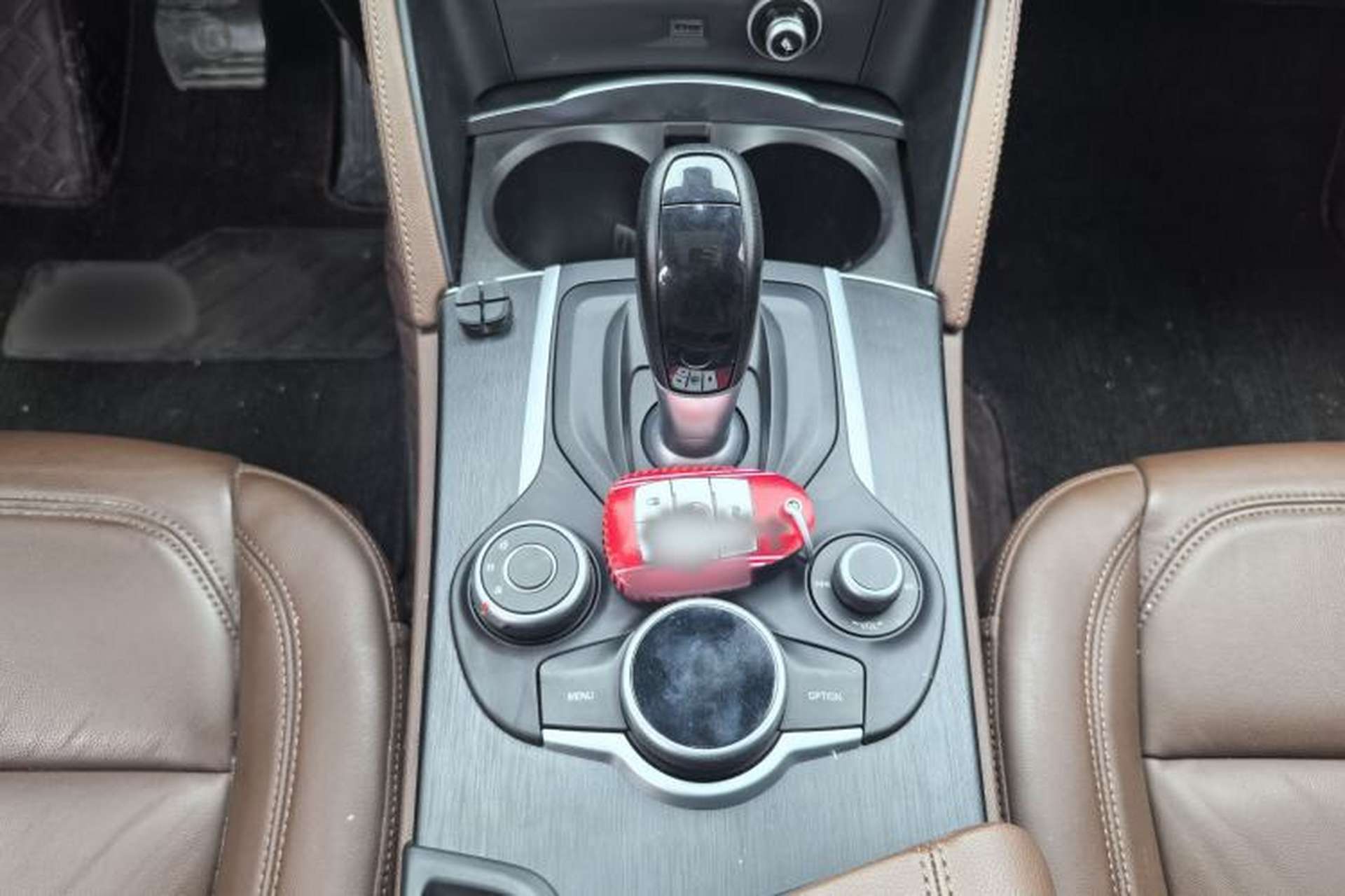 Used Alfa Romeo Stelvio 2017 2.0T 200HP Luxury Edition Gear Lever