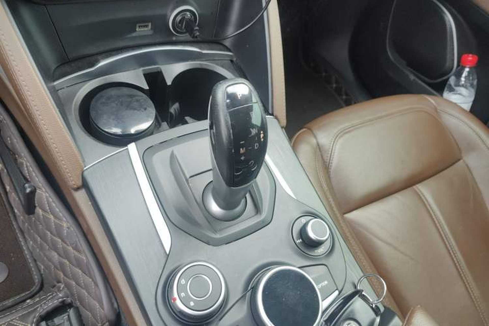 Used Alfa Romeo Stelvio 2017 2.0T 200HP Elite Edition Gear Lever