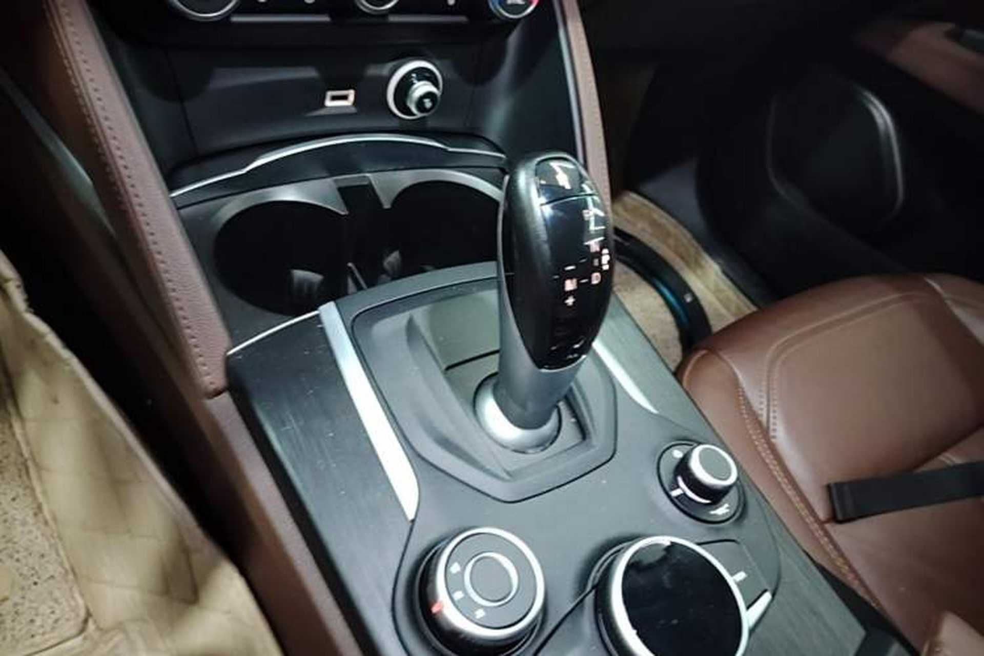 Used Alfa Romeo Stelvio 2017 2.0T 200HP Elite Edition Gear Lever