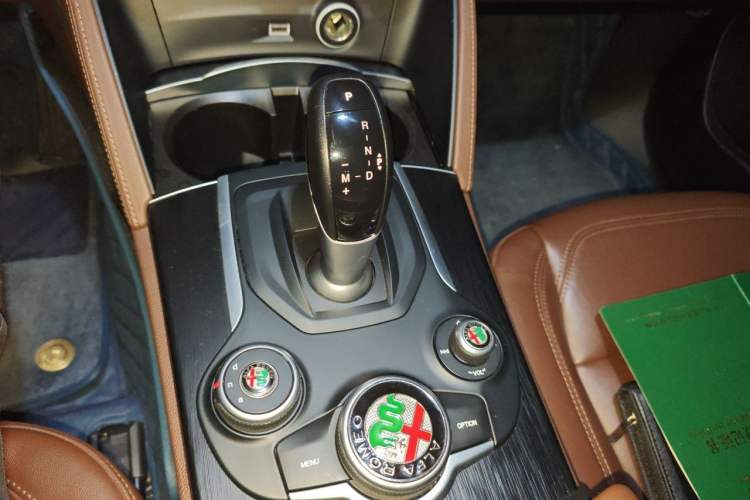Used Alfa Romeo Stelvio 2017 2.0T 200HP Elite Edition Gear Lever