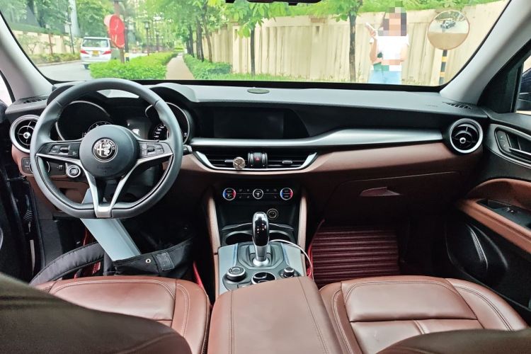Used Alfa Romeo Stelvio 2017 2.0T 200HP Elite Edition Headliner