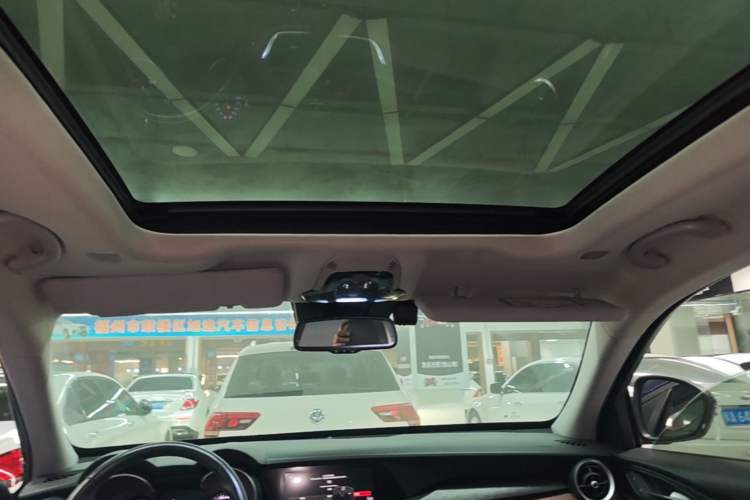 Used Alfa Romeo Stelvio 2017 2.0T 200HP Elite Edition Headliner