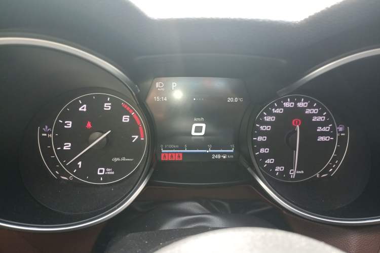 Used Alfa Romeo Stelvio 2017 2.0T 200HP Luxury Edition Instrument Cluster