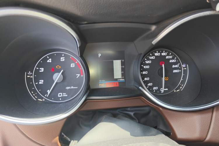 Used Alfa Romeo Stelvio 2017 2.0T 200HP Elite Edition Instrument Cluster