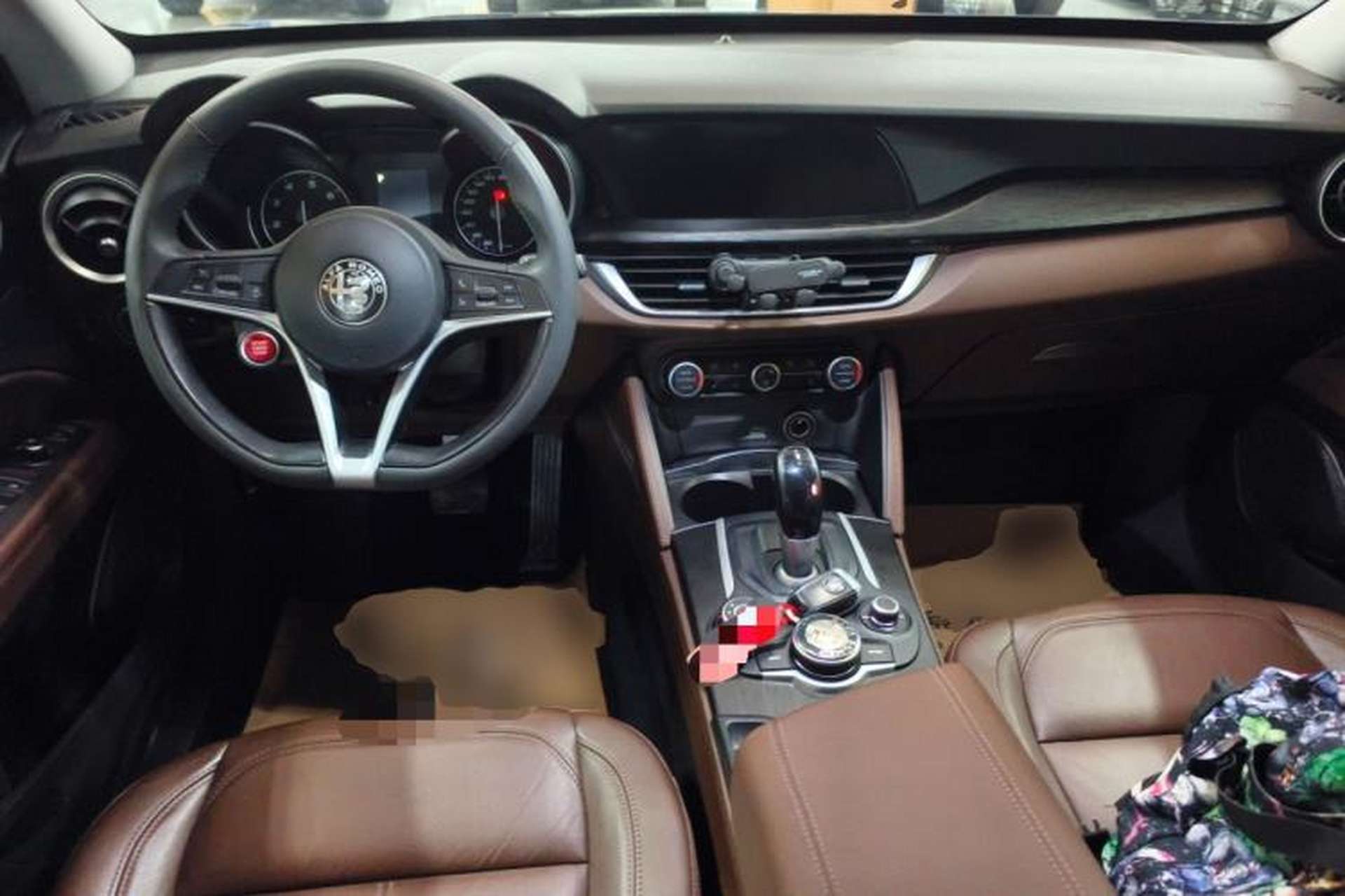 Used Alfa Romeo Stelvio 2017 2.0T 200HP Elite Edition Interior 2