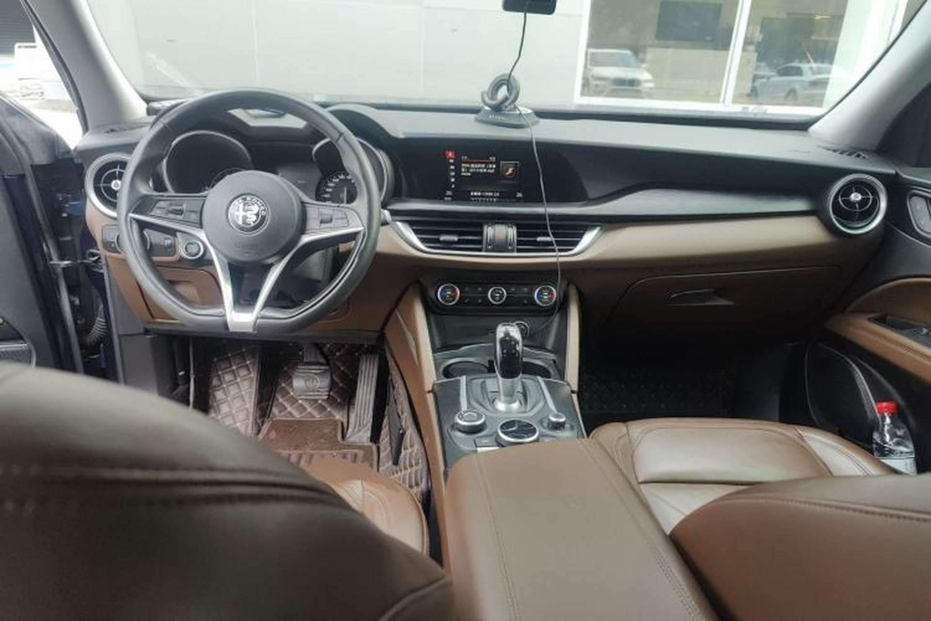 Used Alfa Romeo Stelvio 2017 2.0T 200HP Elite Edition Interior 2