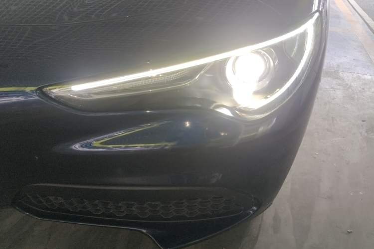 Used Alfa Romeo Stelvio 2017 2.0T 200HP Elite Edition Left Front Headlight