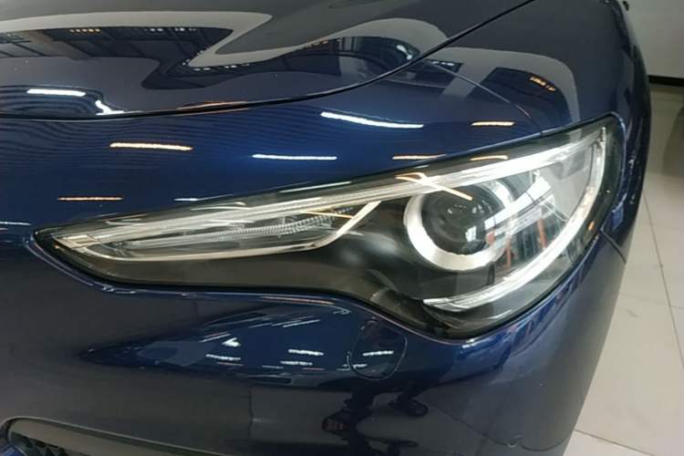 Used Alfa Romeo Stelvio 2017 2.0T 200HP Elite Edition Left Front Headlight