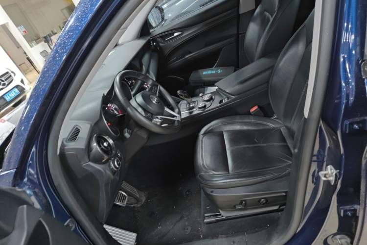 Used Alfa Romeo Stelvio 2017 2.0T 200HP Elite Edition Left Front Seat