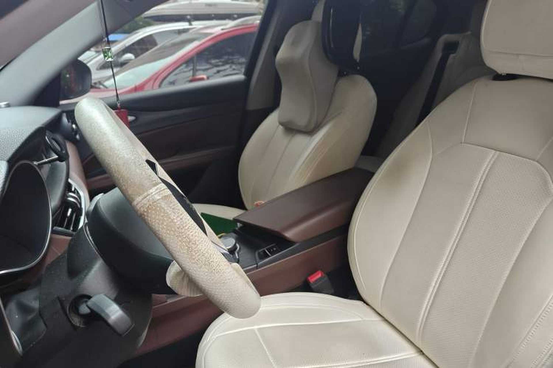 Used Alfa Romeo Stelvio 2017 2.0T 200HP Elite Edition Left Front Seat