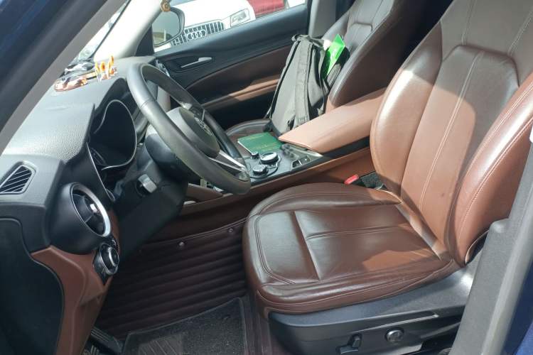 Used Alfa Romeo Stelvio 2017 2.0T 200HP Luxury Edition Left Front Seat