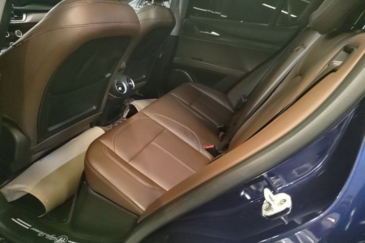 Used Alfa Romeo Stelvio 2017 2.0T 200HP Luxury Edition Left Rear Seat