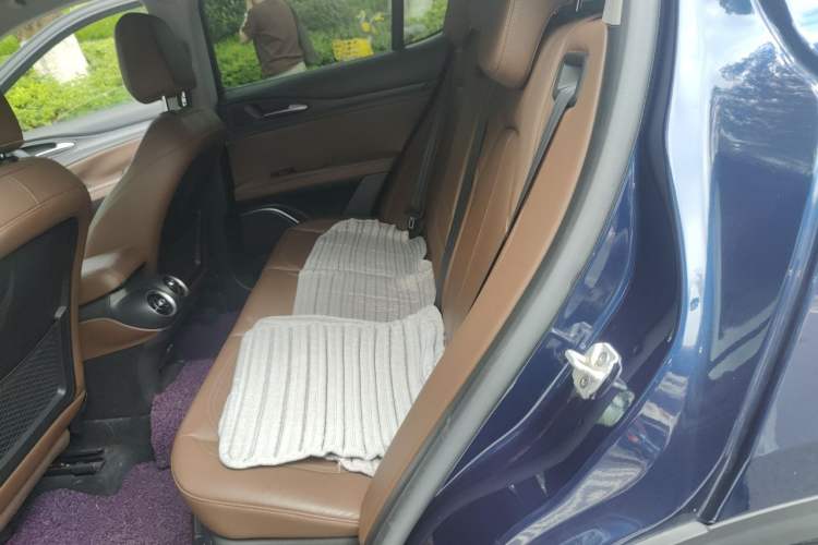 Used Alfa Romeo Stelvio 2017 2.0T 200HP Elite Edition Left Rear Seat
