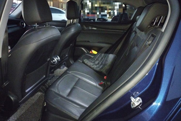 Used Alfa Romeo Stelvio 2017 2.0T 200HP Luxury Edition Left Rear Seat