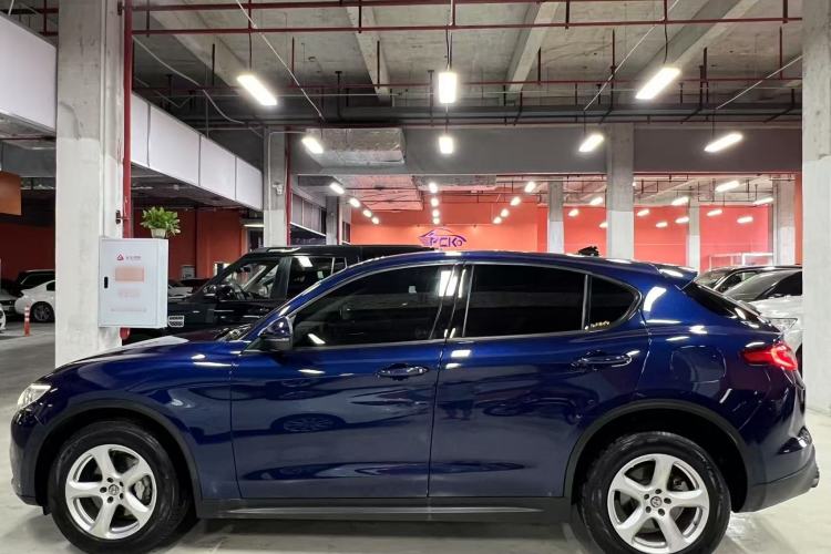 Used Alfa Romeo Stelvio 2017 2.0T 200HP Elite Edition Left Side