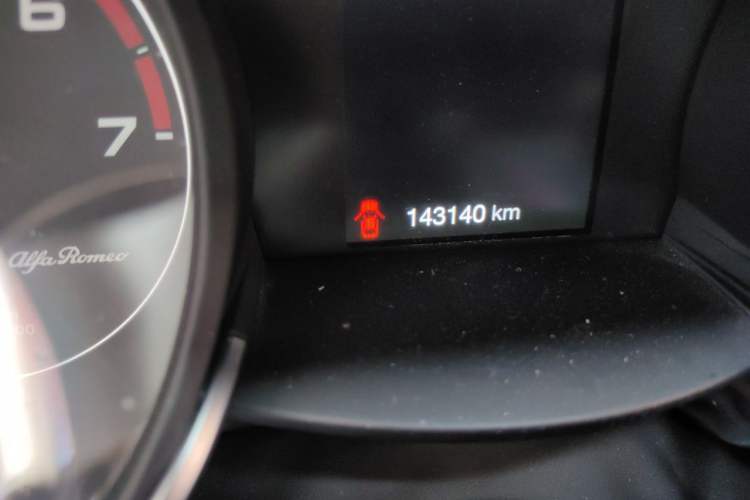 Used Alfa Romeo Stelvio 2017 2.0T 200HP Elite Edition Odometer Close Up