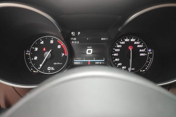 Used Alfa Romeo Stelvio 2017 2.0T 200HP Luxury Edition Odometer Close Up
