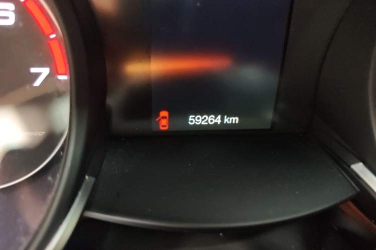 Used Alfa Romeo Stelvio 2017 2.0T 200HP Elite Edition Odometer Close Up