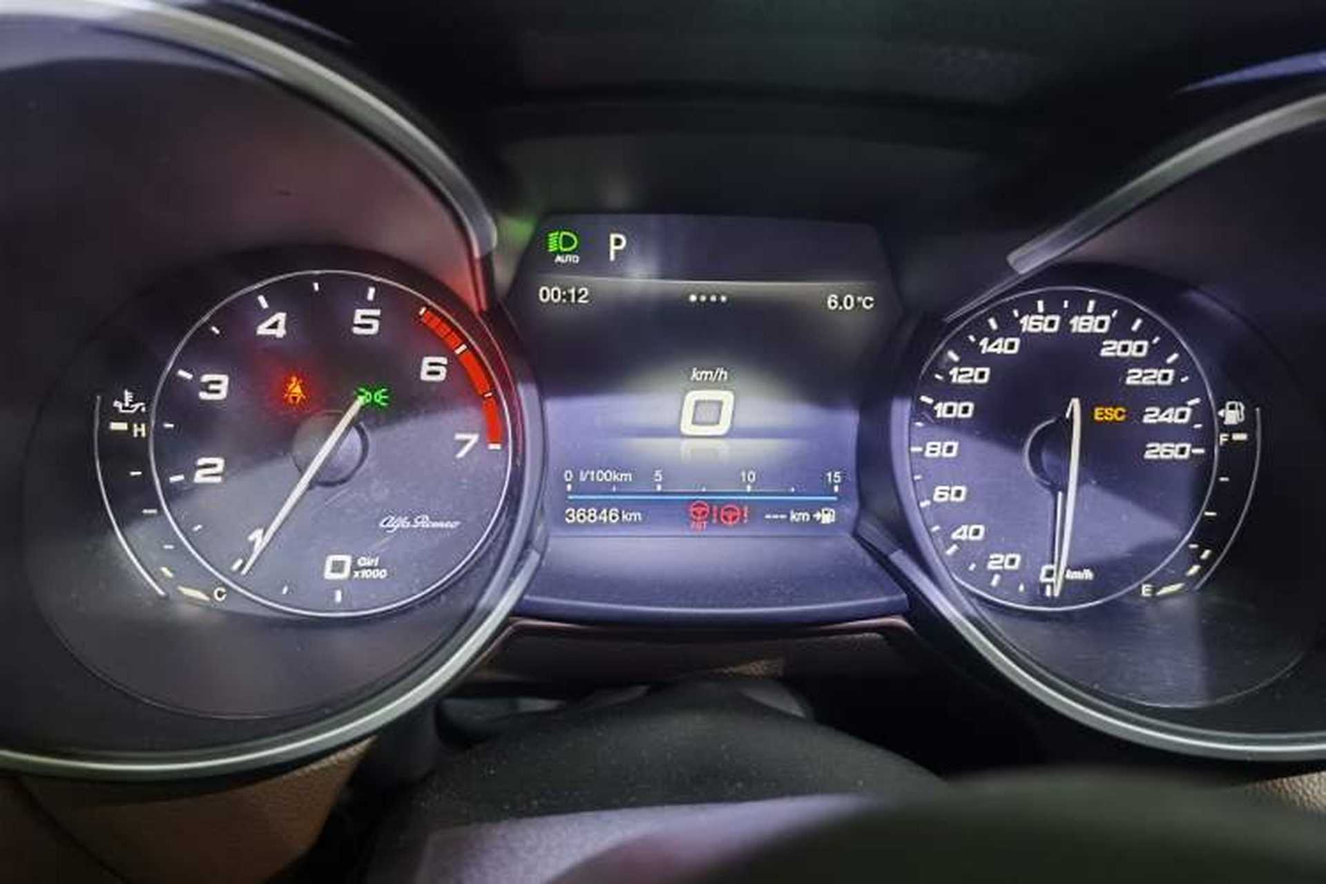 Used Alfa Romeo Stelvio 2017 2.0T 200HP Luxury Edition Odometer Close Up