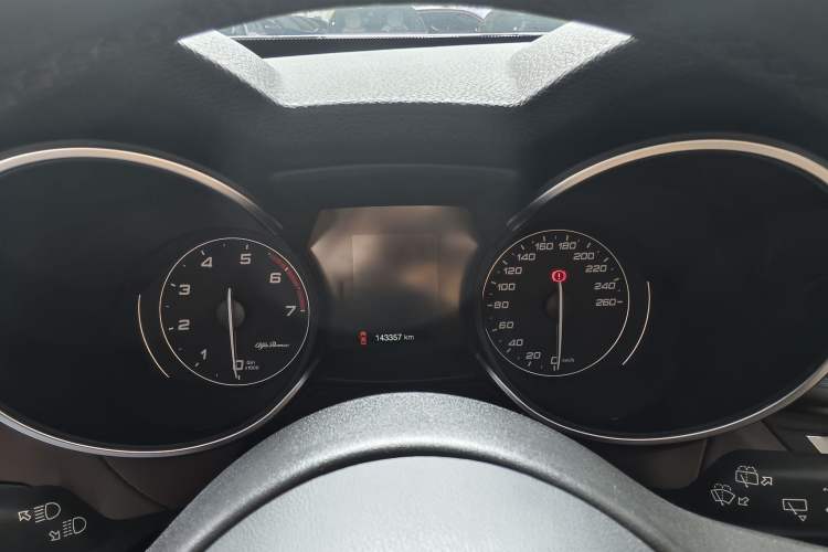 Used Alfa Romeo Stelvio 2017 2.0T 200HP Elite Edition Odometer Close Up