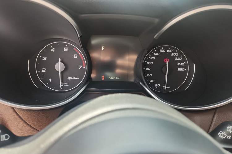 Used Alfa Romeo Stelvio 2017 2.0T 200HP Elite Edition Odometer Close Up