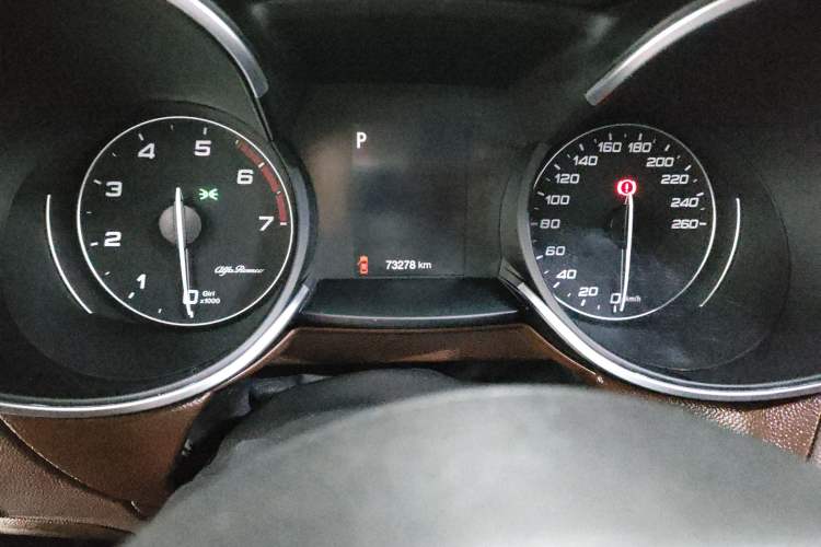Used Alfa Romeo Stelvio 2017 2.0T 200HP Elite Edition Odometer Close Up