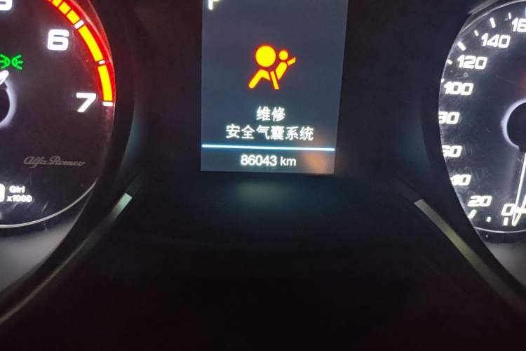 Used Alfa Romeo Stelvio 2017 2.0T 200HP Elite Edition Odometer Close Up