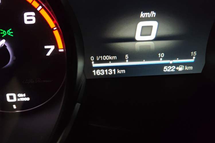 Used Alfa Romeo Stelvio 2017 2.0T 200HP Luxury Edition Odometer Close Up