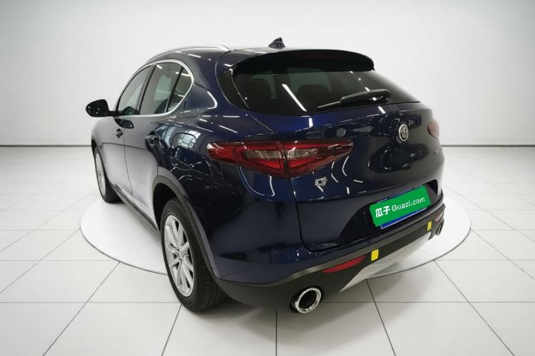Used Alfa Romeo Stelvio 2017 2.0T 200HP Luxury Edition Rear Left 45 Deg