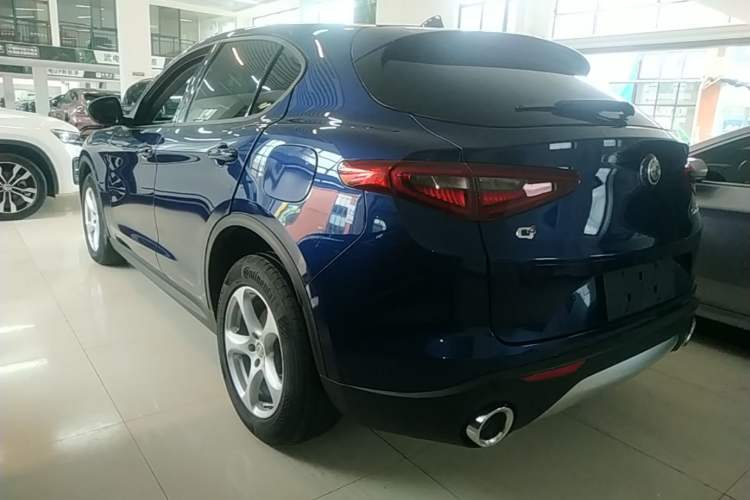 Used Alfa Romeo Stelvio 2017 2.0T 200HP Elite Edition Rear Left 45 Deg