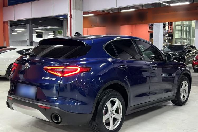 Used Alfa Romeo Stelvio 2017 2.0T 200HP Elite Edition Rear Right 45 Deg
