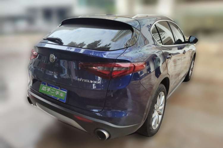 Used Alfa Romeo Stelvio 2017 2.0T 280HP Luxury Edition Rear Right 45 Deg