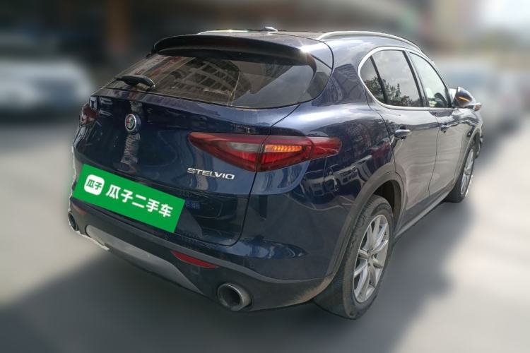 Used Alfa Romeo Stelvio 2017 2.0T 200HP Luxury Edition Rear Right 45 Deg