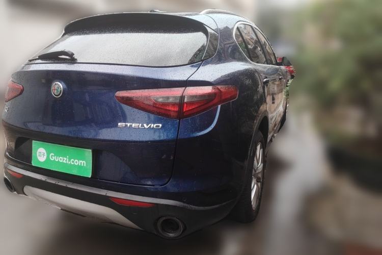 Used Alfa Romeo Stelvio 2017 2.0T 200HP Luxury Edition Rear Right 45 Deg