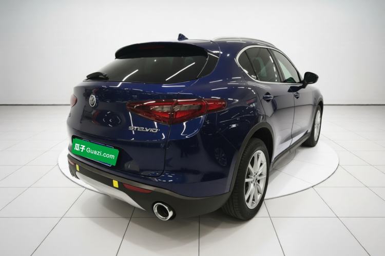 Used Alfa Romeo Stelvio 2017 2.0T 200HP Luxury Edition Rear Right 45 Deg