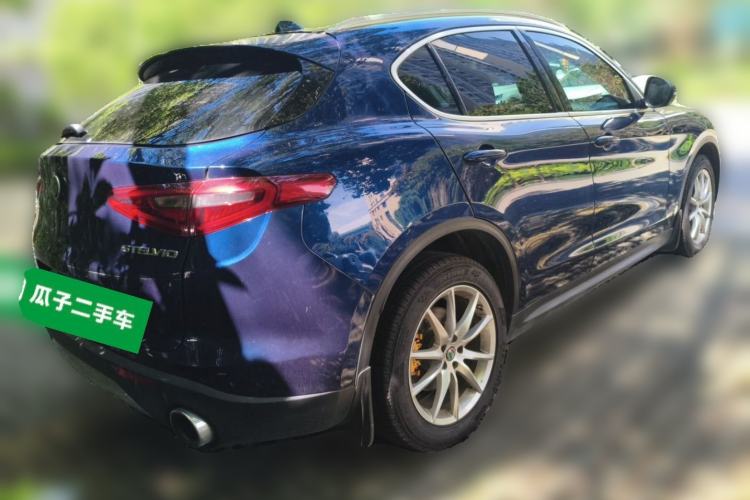 Used Alfa Romeo Stelvio 2017 2.0T 200HP Luxury Edition Rear Right 45 Deg