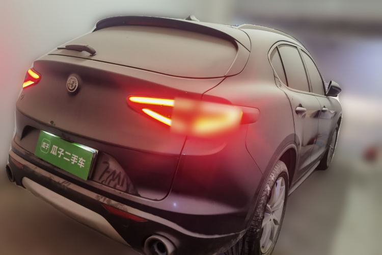 Used Alfa Romeo Stelvio 2017 2.0T 200HP Luxury Edition Rear Right 45 Deg