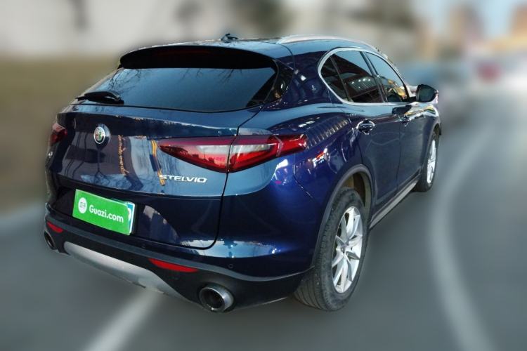 Used Alfa Romeo Stelvio 2017 2.0T 200HP Luxury Edition Rear Right 45 Deg