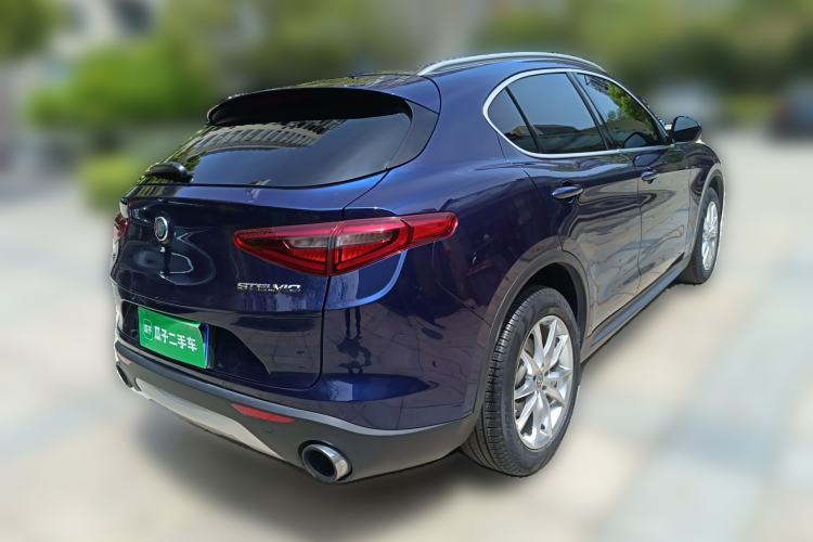Used Alfa Romeo Stelvio 2017 2.0T 280HP Luxury Edition Rear Right 45 Deg