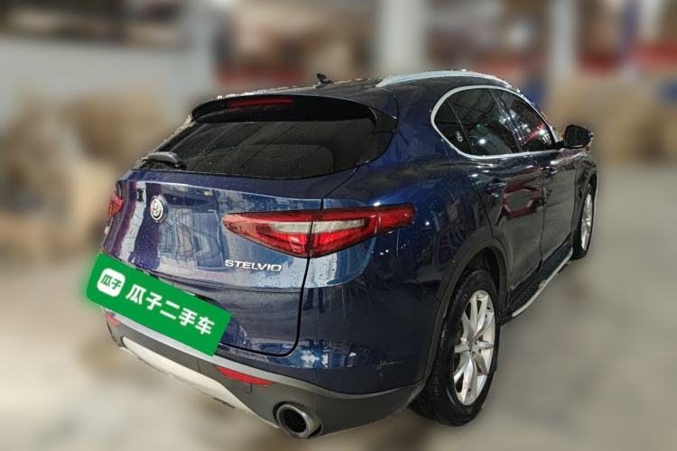 Used Alfa Romeo Stelvio 2017 2.0T 200HP Luxury Edition Rear Right 45 Deg