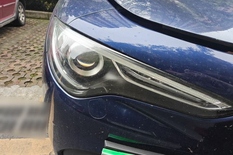 Used Alfa Romeo Stelvio 2017 2.0T 200HP Elite Edition Right Front Headlight