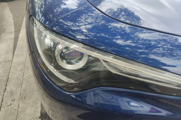 Used Alfa Romeo Stelvio 2017 2.0T 200HP Elite Edition Right Front Headlight
