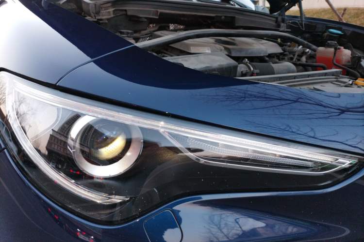 Used Alfa Romeo Stelvio 2017 2.0T 200HP Luxury Edition Right Front Headlight