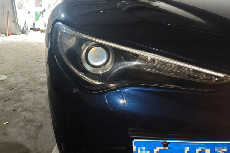 Used Alfa Romeo Stelvio 2017 2.0T 200HP Elite Edition Right Front Headlight