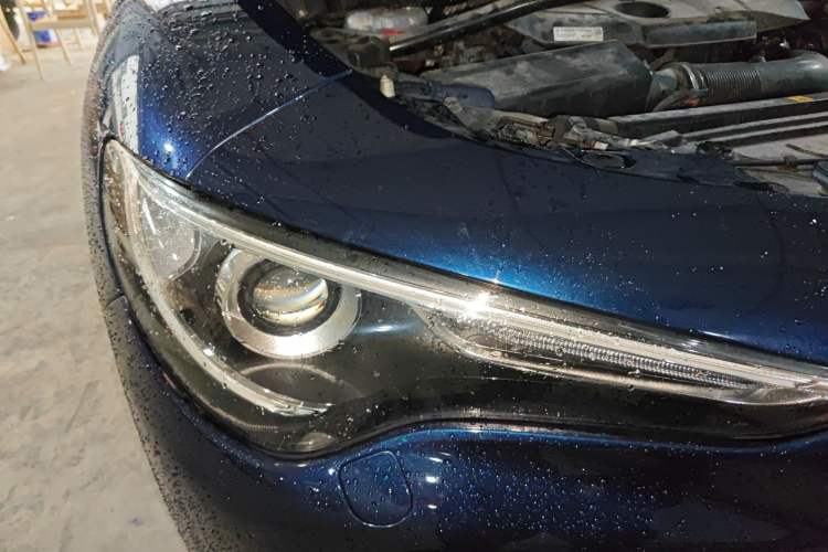 Used Alfa Romeo Stelvio 2017 2.0T 200HP Luxury Edition Right Front Headlight