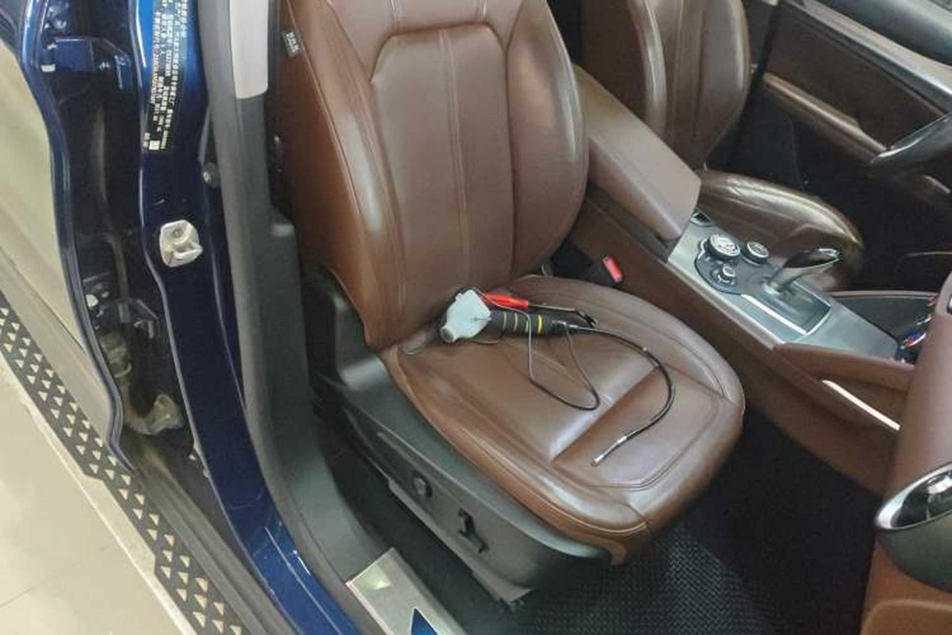 Used Alfa Romeo Stelvio 2017 2.0T 200HP Elite Edition Right Front Seat