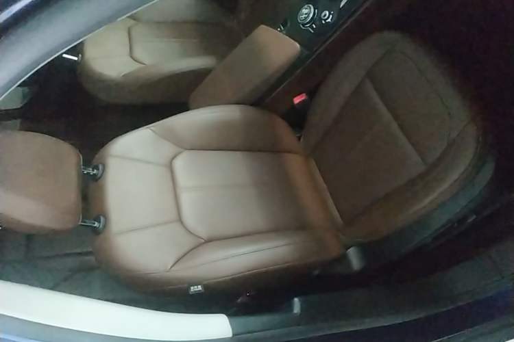 Used Alfa Romeo Stelvio 2017 2.0T 200HP Elite Edition Right Front Seat