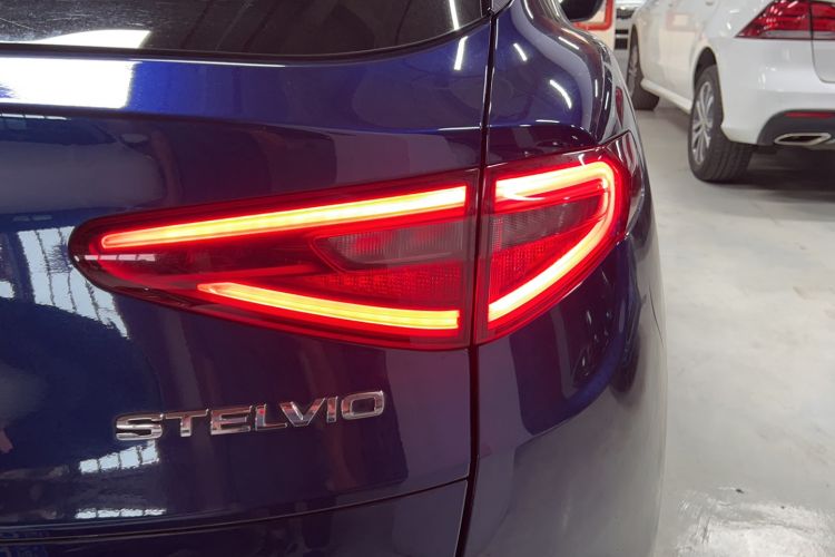 Used Alfa Romeo Stelvio 2017 2.0T 200HP Elite Edition Right Rear Taillight
